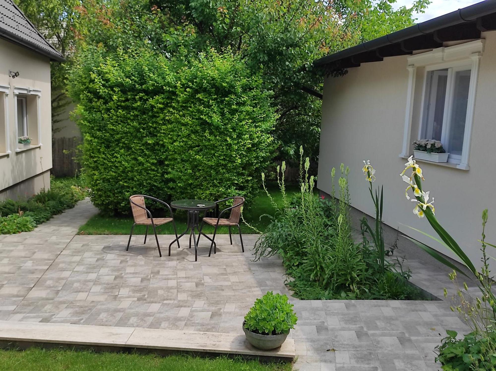 Garden Home Törökbálint Eksteriør billede