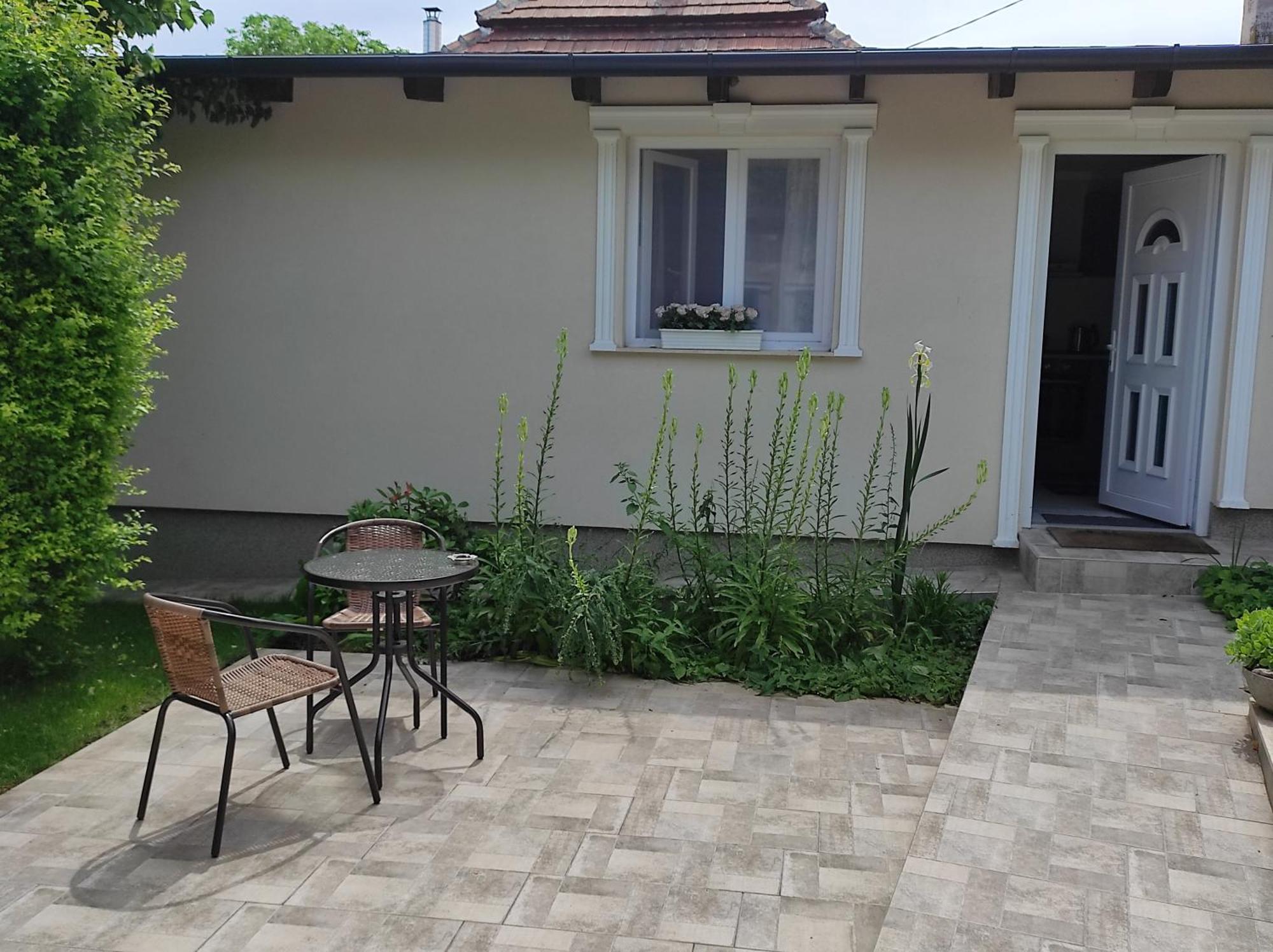 Garden Home Törökbálint Eksteriør billede